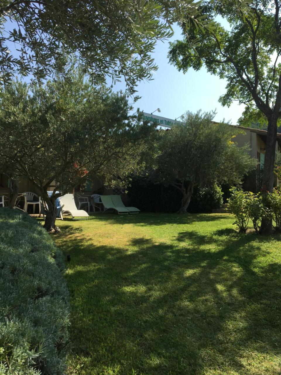 Le Grand Jardin Bed & Breakfast Lafare Eksteriør bilde